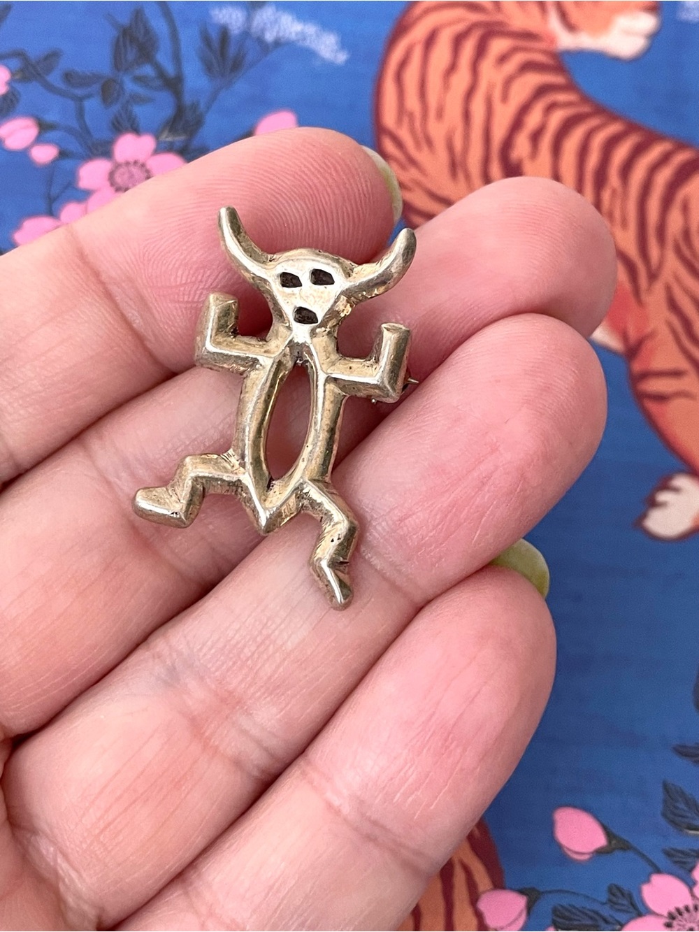 Vtg Navajo? stamped sterling silver sandcast petroglyph character bull brooch